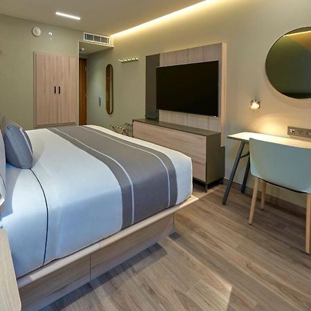 City Express Plus By Marriott Guadalajara Providencia Exterior photo