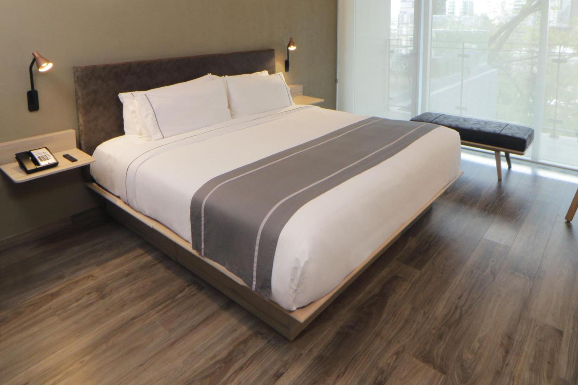 City Express Plus By Marriott Guadalajara Providencia Exterior photo