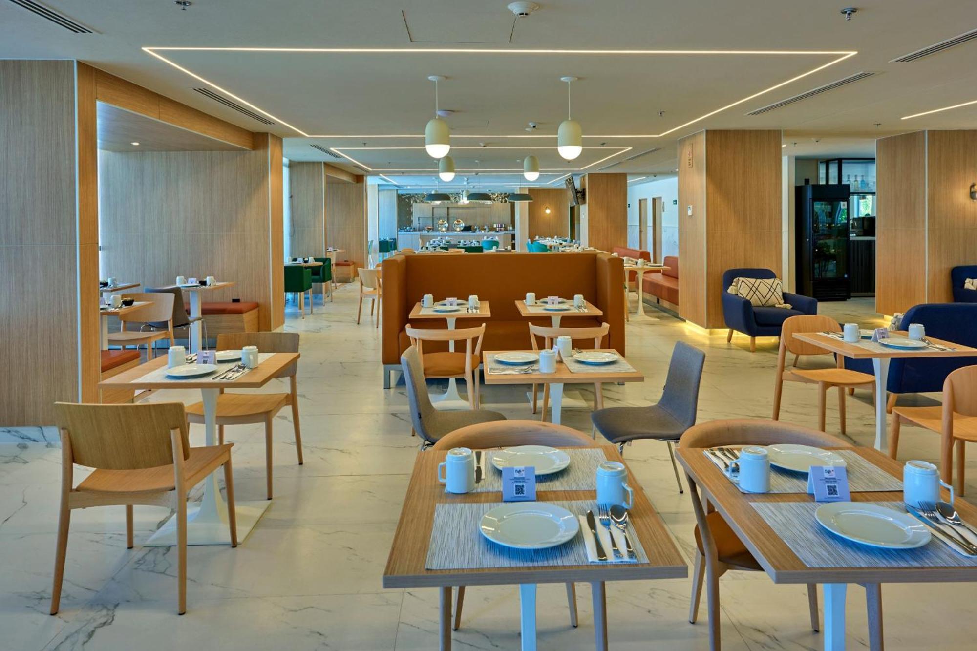 City Express Plus By Marriott Guadalajara Providencia Exterior photo