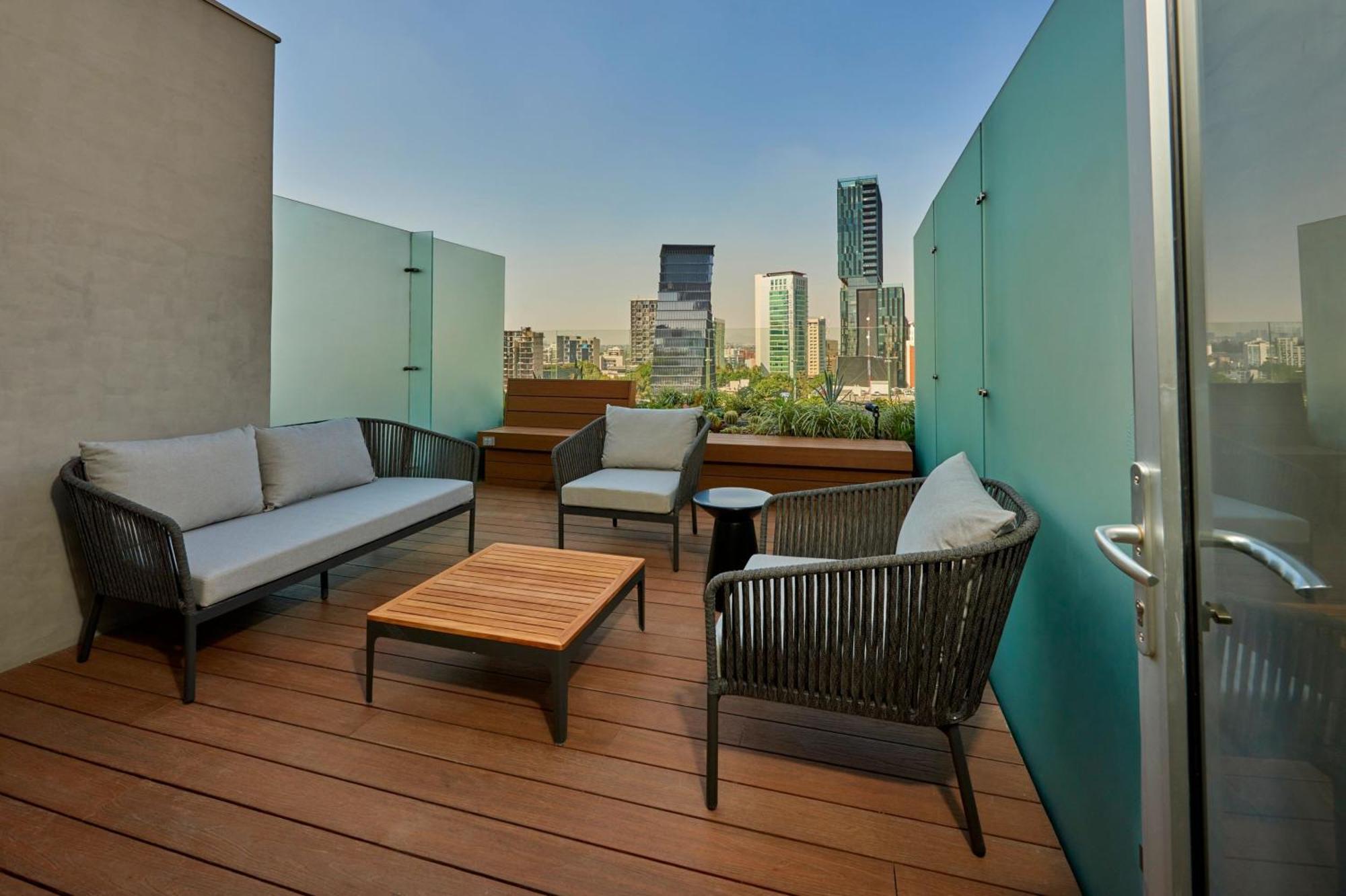 City Express Plus By Marriott Guadalajara Providencia Exterior photo