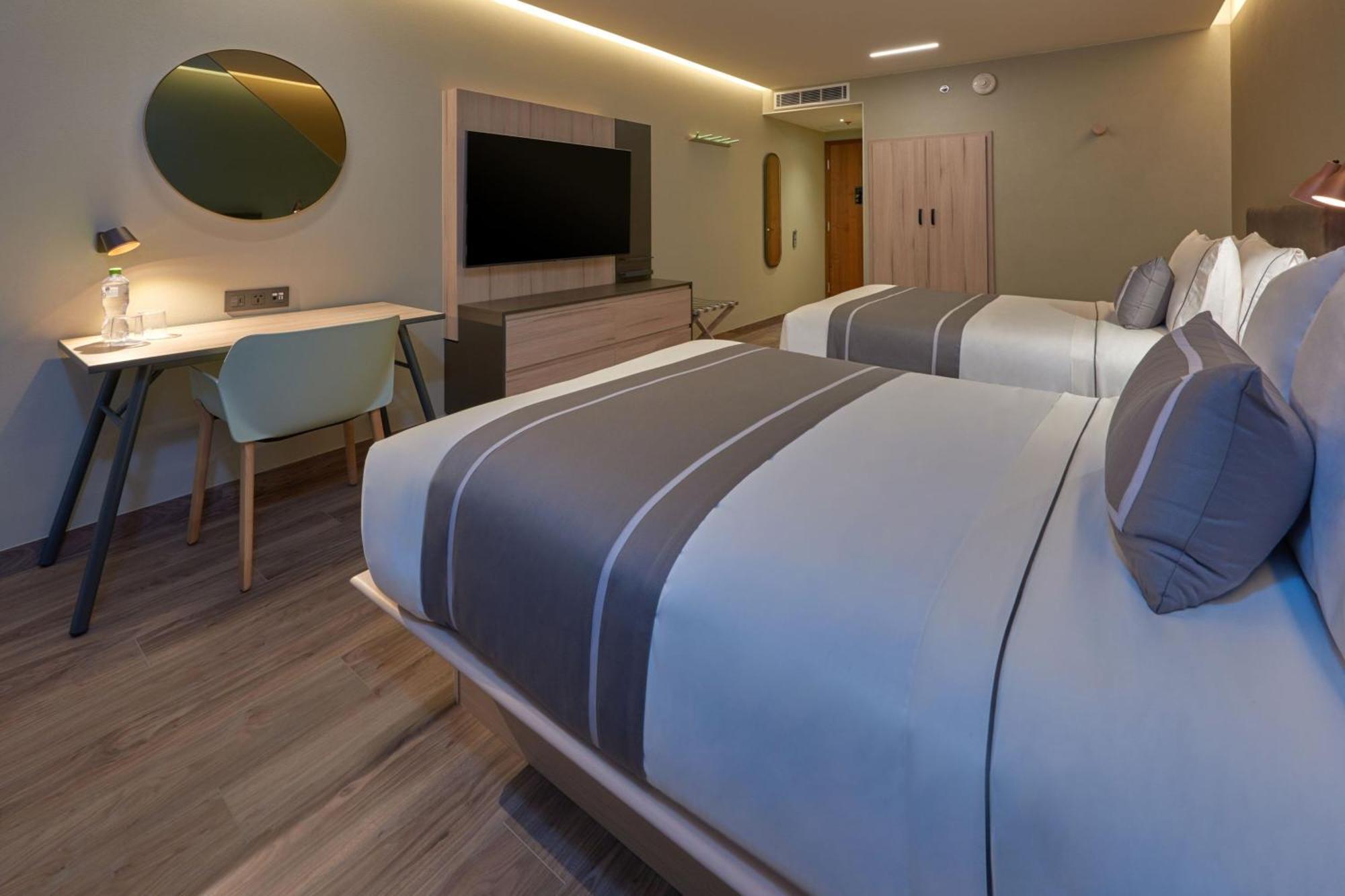 City Express Plus By Marriott Guadalajara Providencia Exterior photo