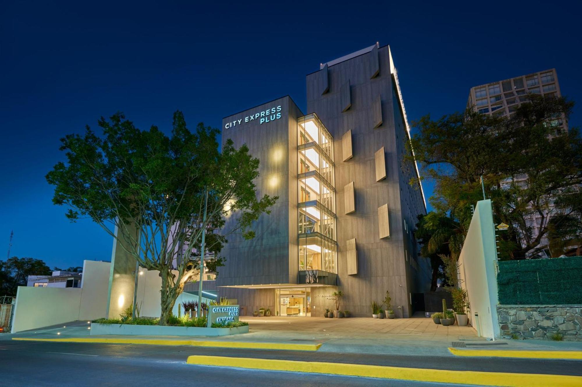 City Express Plus By Marriott Guadalajara Providencia Exterior photo