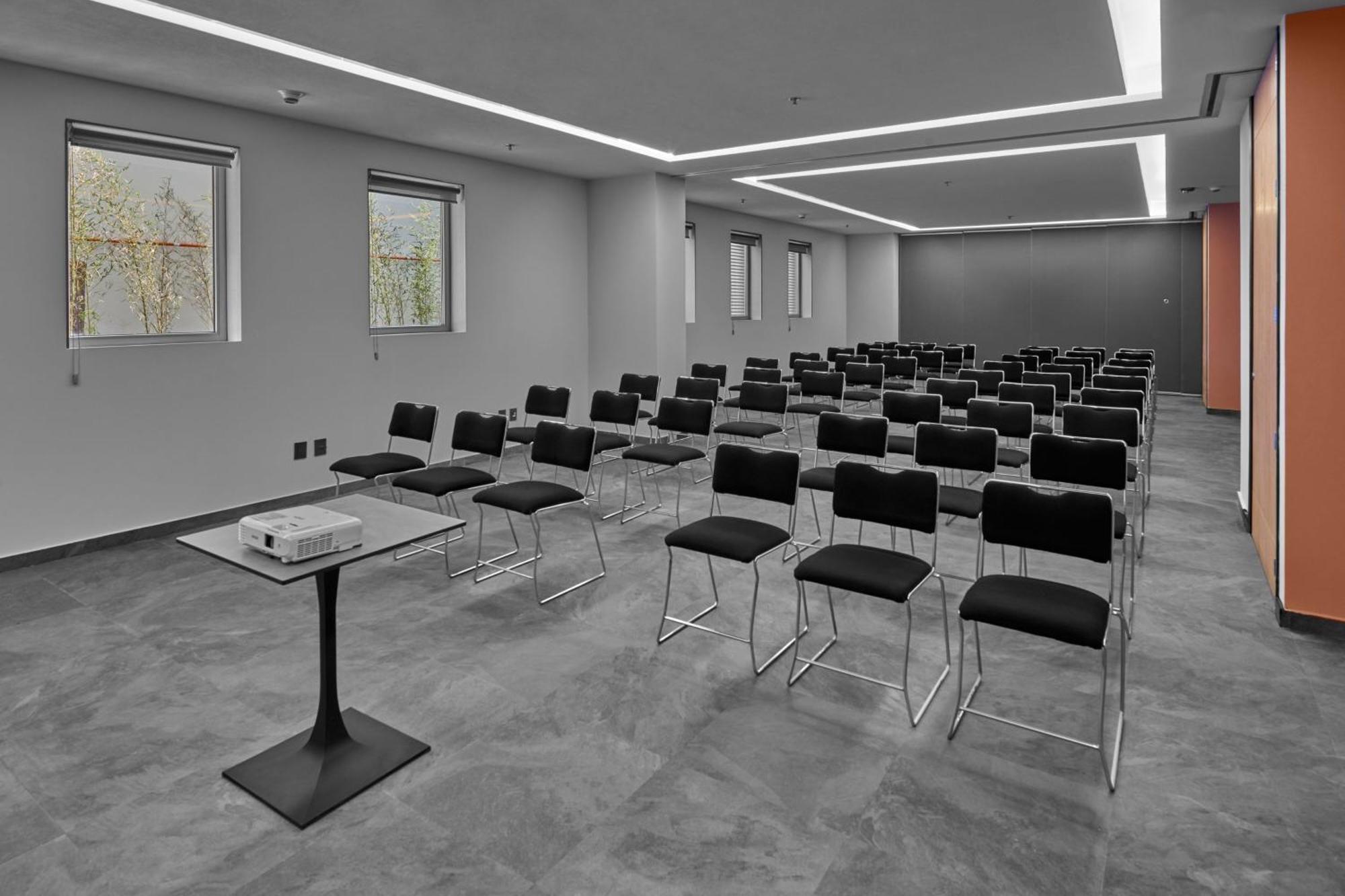 City Express Plus By Marriott Guadalajara Providencia Exterior photo