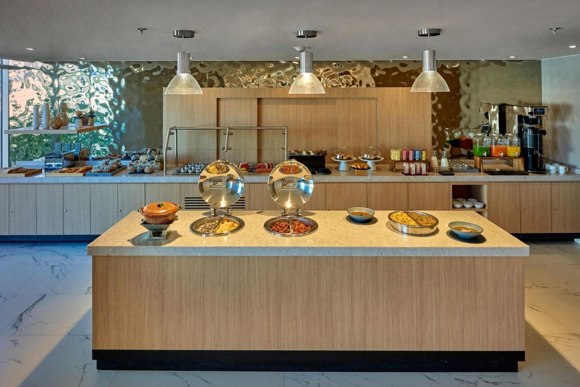 City Express Plus By Marriott Guadalajara Providencia Exterior photo